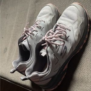 Skechers size 9